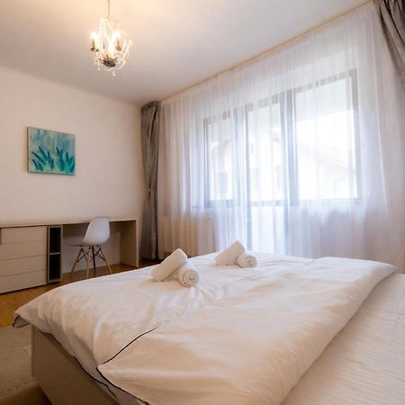 Ardor Apt - Bright And Secluded Apartment In The Heart Of Old Town Brasov Luaran gambar