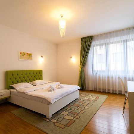 Ardor Apt - Bright And Secluded Apartment In The Heart Of Old Town Brasov Luaran gambar