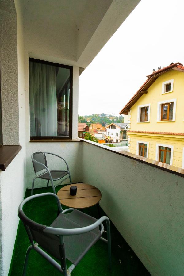 Ardor Apt - Bright And Secluded Apartment In The Heart Of Old Town Brasov Luaran gambar
