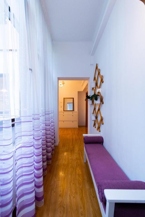 Ardor Apt - Bright And Secluded Apartment In The Heart Of Old Town Brasov Luaran gambar